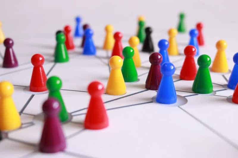 Game pieces making connections
